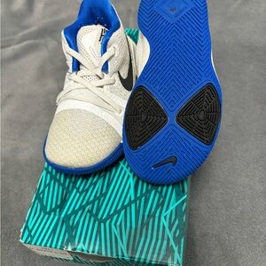 Kyrie Irving Nike Kids' White & Blue Sneakers size 9c